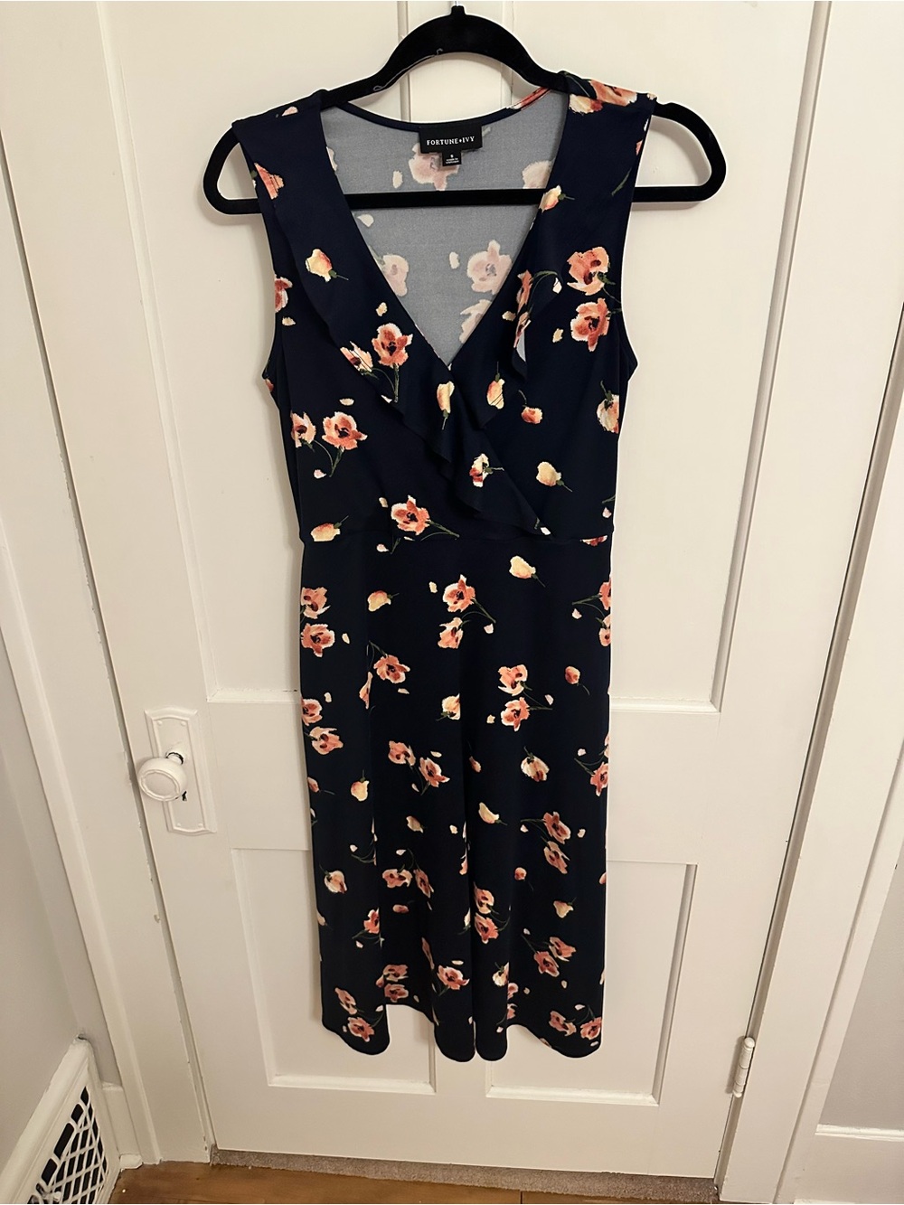 Fortune + Ivy Sleeveless V Neck Midi Dress Navy Floral Ruffle Neckline Small
